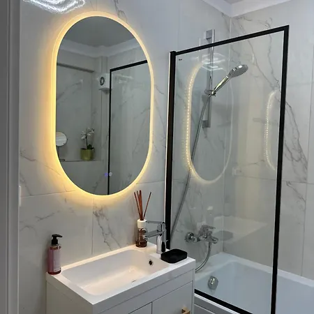 Luxury 2br With Free Parking Herastrau アパート ブカレスト