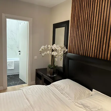 Apartment Luxury 2br With Free Parking Herastrau