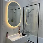 Luxury 2br With Free Parking Herastrau Lejlighed Bukarest